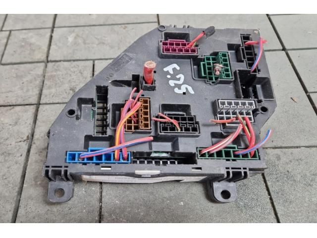 bontott BMW X3 Biztosítéktábla Utastér