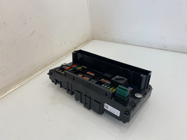 bontott BMW X3 Biztosítéktábla Utastér