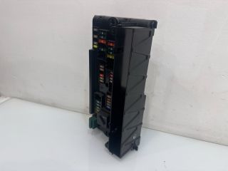 bontott BMW X3 Biztosítéktábla Utastér