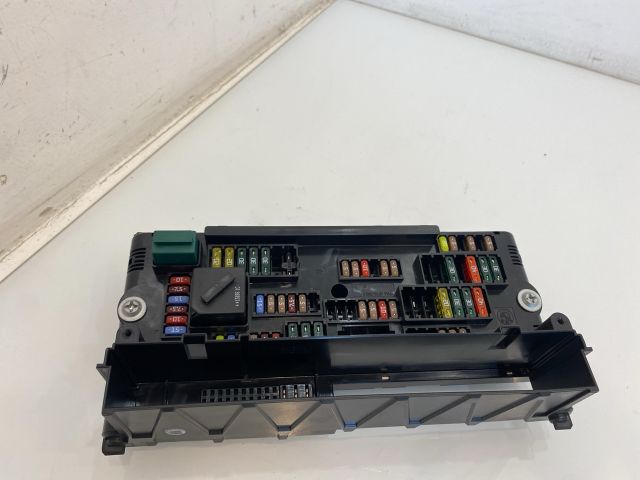 bontott BMW X3 Biztosítéktábla Utastér