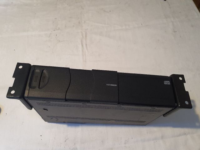 bontott BMW X3 CD / DVD Tár