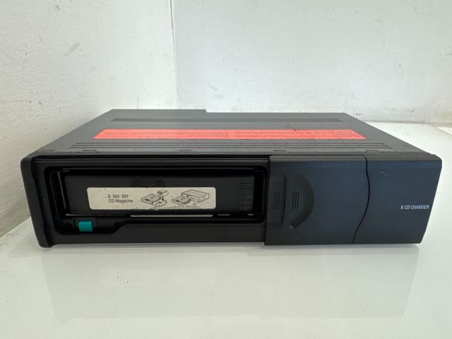 bontott BMW X3 CD / DVD Tár