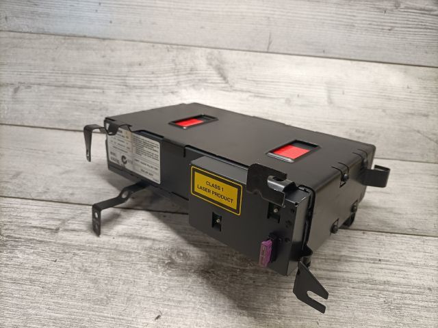 bontott BMW X3 CD / DVD Tár