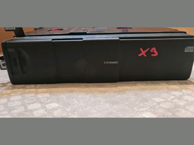 bontott BMW X3 CD / DVD Tár