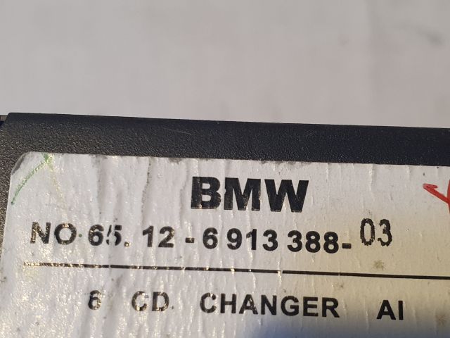 bontott BMW X3 CD / DVD Tár