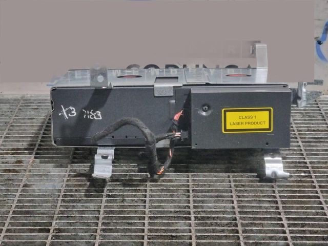 bontott BMW X3 CD / DVD Tár