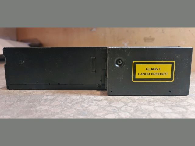 bontott BMW X3 CD / DVD Tár