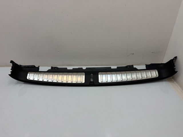 bontott BMW X3 Csomagtérajtó Burkolat Alsó