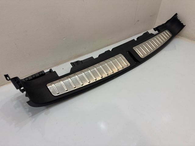 bontott BMW X3 Csomagtérajtó Burkolat Alsó