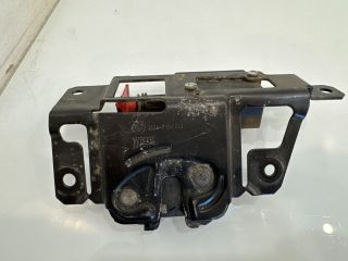 bontott BMW X3 Csomagtérajtó Zárszerkezet