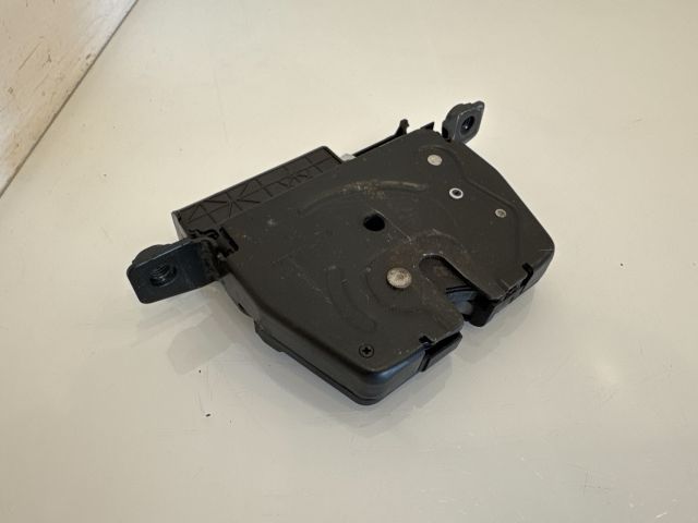 bontott BMW X3 Csomagtérajtó Zárszerkezet