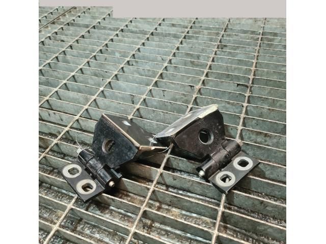 bontott BMW X3 Csomagtérajtó Zsanér