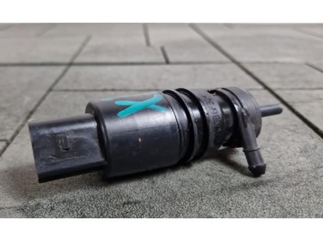 bontott BMW X3 Első Ablakmosó Szivattyú