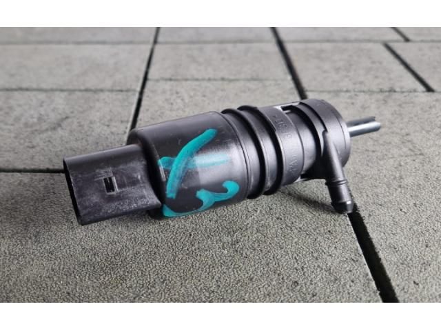 bontott BMW X3 Első Ablakmosó Szivattyú