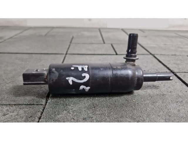 bontott BMW X3 Első Ablakmosó Szivattyú