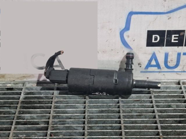 bontott BMW X3 Első Ablakmosó Szivattyú