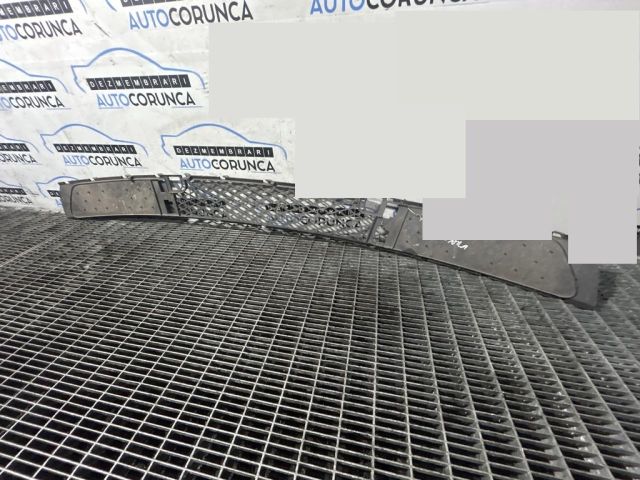 bontott BMW X3 Első Lökhárító Díszléc