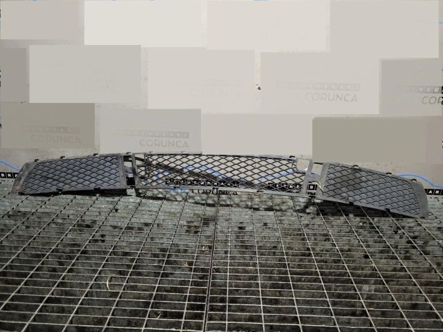 bontott BMW X3 Első Lökhárító Díszléc