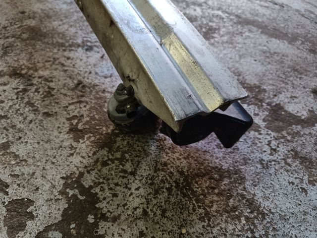 bontott BMW X3 Első Lökhárító Merevítő (Fém)