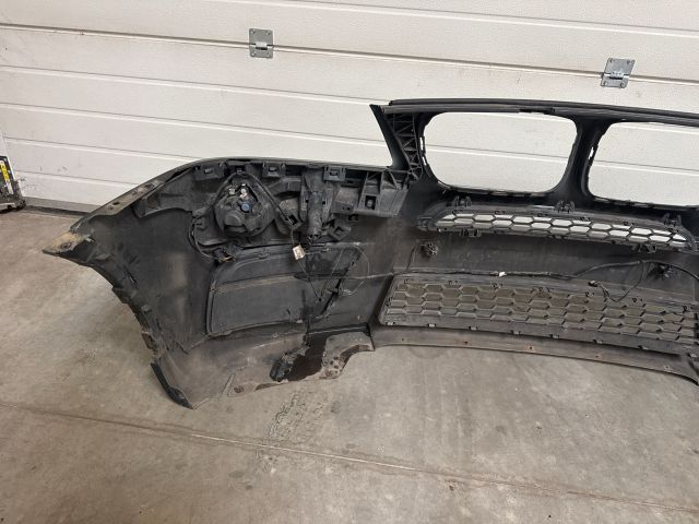 bontott BMW X3 Első Lökhárító (Részeivel)