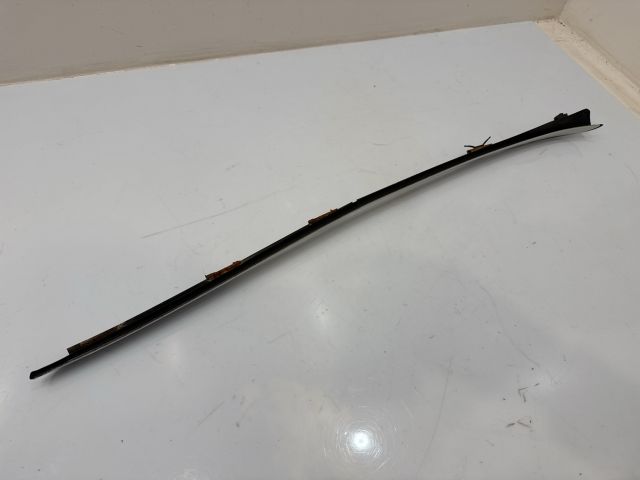 bontott BMW X3 Első Szélvédő Jobb Díszléc