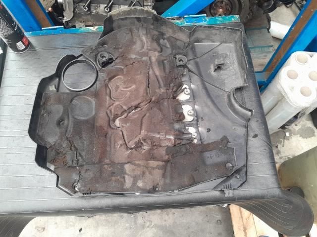 bontott BMW X3 Felső Hűtőburkolat