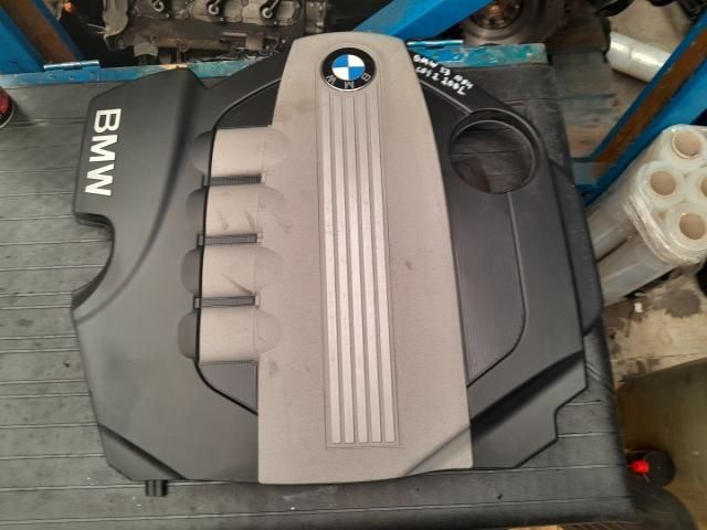 bontott BMW X3 Felső Hűtőburkolat