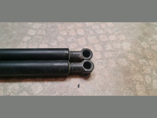 bontott BMW X3 Gázrugós Kitámasztó Teleszkóp Pár Csomagtérajtó