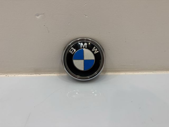 bontott BMW X3 Hátsó Embléma