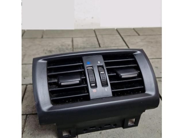 bontott BMW X3 Hátsó középső Szellőző