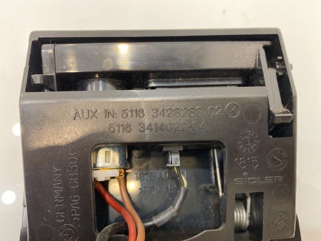 bontott BMW X3 Hátsó Szivargyújtó Aljzat