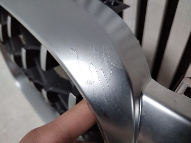 bontott BMW X3 Hűtőrács