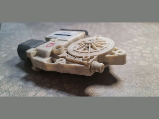 bontott BMW X3 Jobb első Ablakemelő Motor