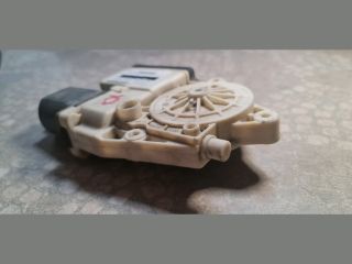 bontott BMW X3 Jobb első Ablakemelő Motor