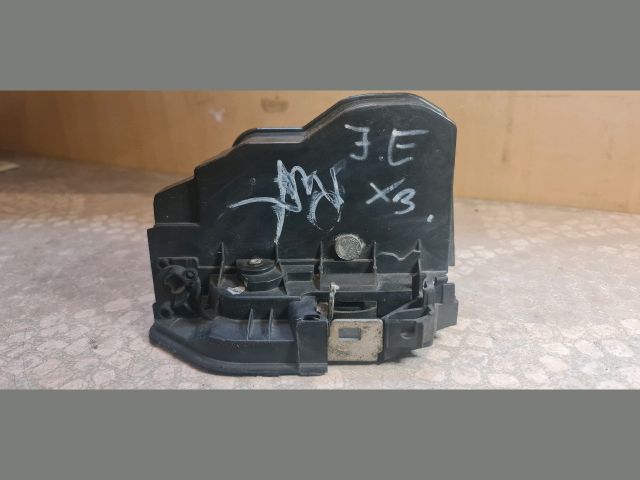 bontott BMW X3 Jobb első Ajtózár