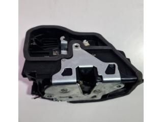 bontott BMW X3 Jobb első Ajtózár