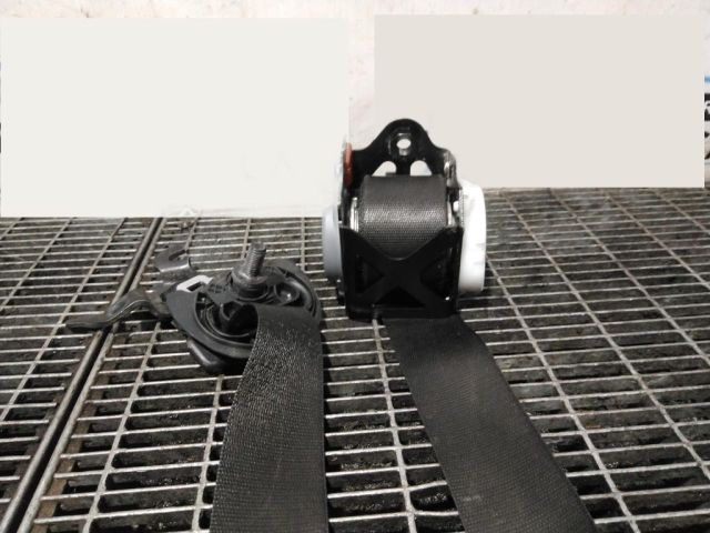 bontott BMW X3 Jobb első Biztonsági Öv