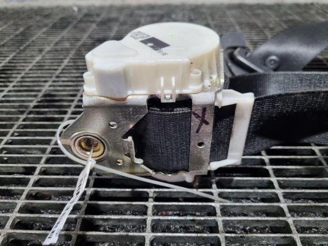 bontott BMW X3 Jobb első Biztonsági Öv