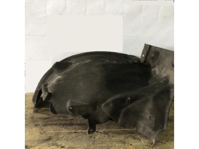 bontott BMW X3 Jobb első Dobbetét (Kerékjárati, Műanyag)