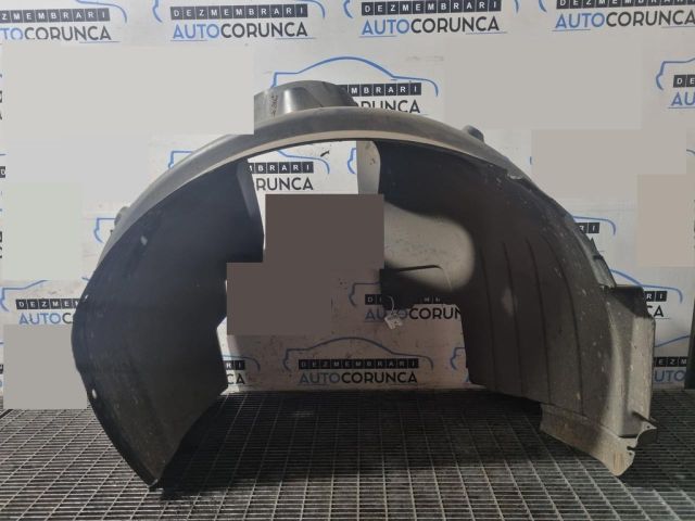 bontott BMW X3 Jobb első Dobbetét (Kerékjárati, Műanyag)