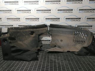 bontott BMW X3 Jobb első Dobbetét (Kerékjárati, Műanyag)