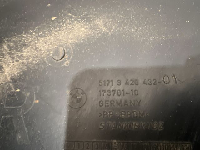 bontott BMW X3 Jobb első Dobbetét (Kerékjárati, Műanyag)