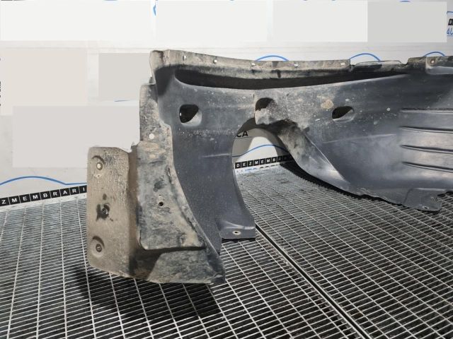 bontott BMW X3 Jobb első Dobbetét (Kerékjárati, Műanyag)