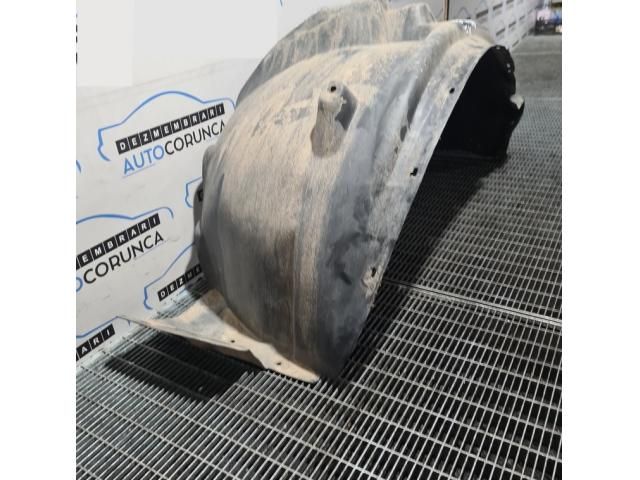 bontott BMW X3 Jobb első Dobbetét (Kerékjárati, Műanyag)