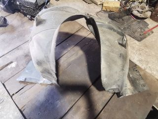 bontott BMW X3 Jobb első Dobbetét (Kerékjárati, Műanyag)