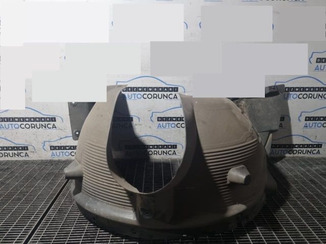 bontott BMW X3 Jobb első Dobbetét (Kerékjárati, Műanyag)