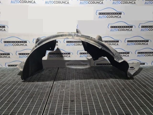 bontott BMW X3 Jobb első Dobbetét (Kerékjárati, Műanyag)