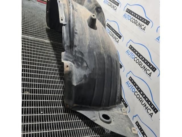 bontott BMW X3 Jobb első Dobbetét (Kerékjárati, Műanyag)