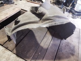 bontott BMW X3 Jobb első Dobbetét (Kerékjárati, Műanyag)