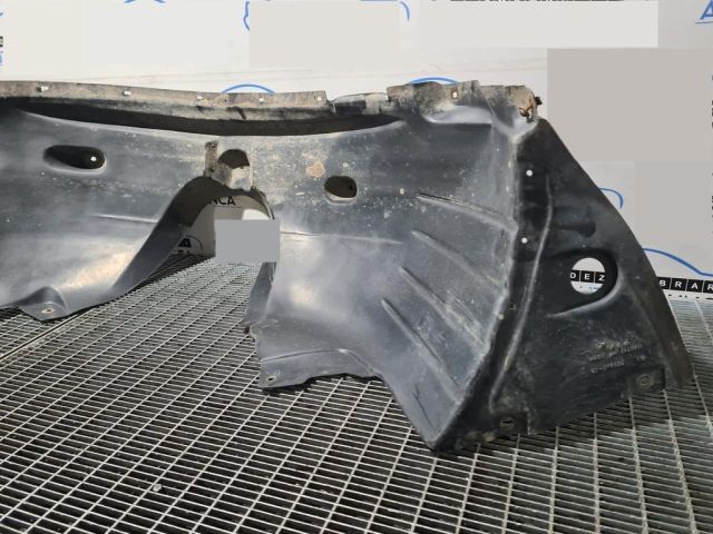 bontott BMW X3 Jobb első Dobbetét (Kerékjárati, Műanyag)